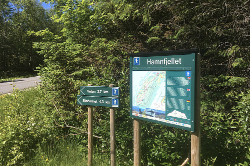 Fint info-skilt ved veien