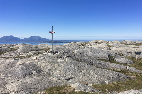 Trig-merket på et litt høyere sted GPS 33W 377771 7286040
