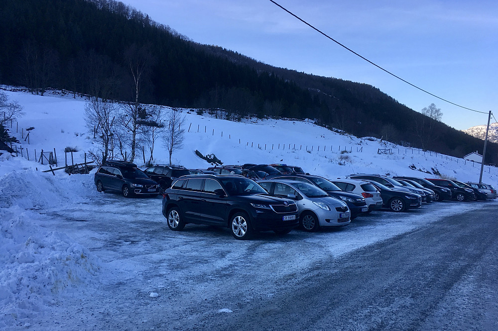 Parkeringsplassen på Hjortland