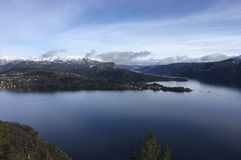 Utsikt mot Holsundøy/Bogøy mot øst
