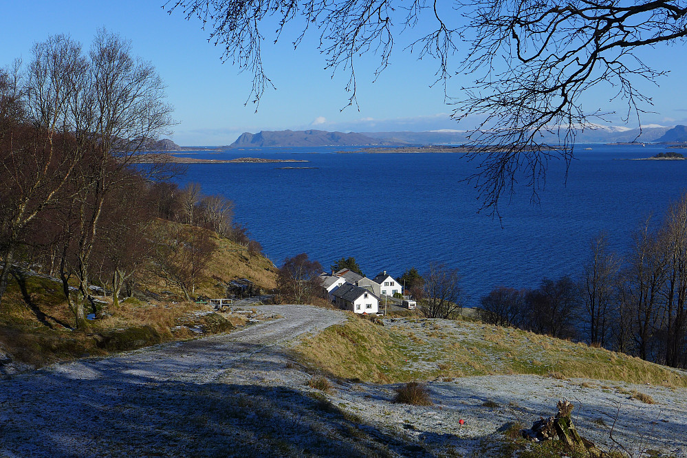 Nydelig dag på Askrova. Foto fra Hammarset mot øyene nord for Florø