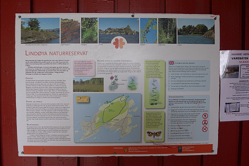Fin infotavle om øyen