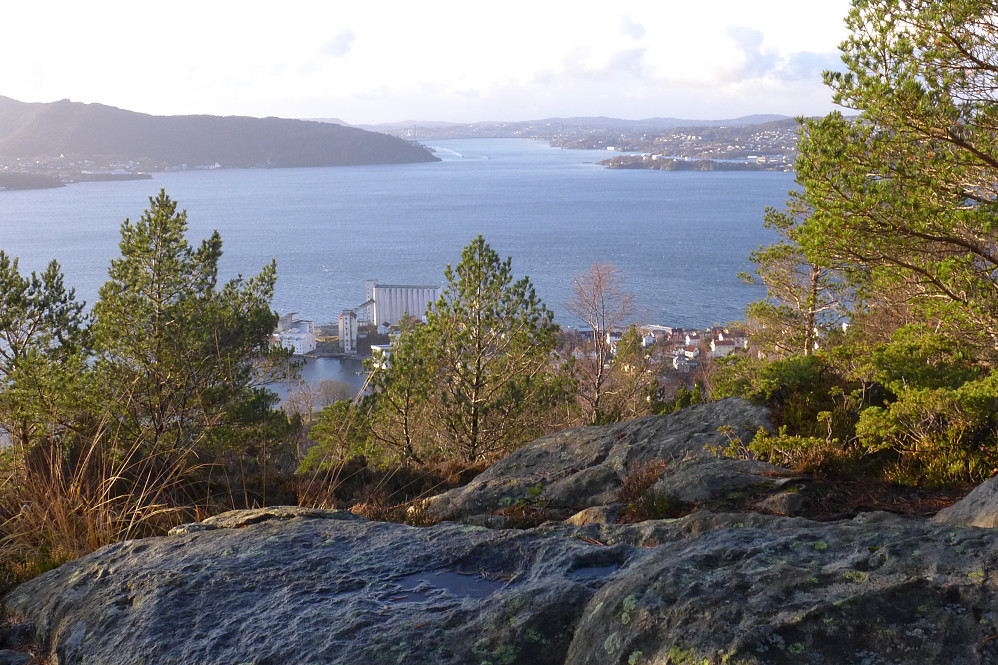 Utsikt vestover fra litt nedenfor toppen av Håmanen