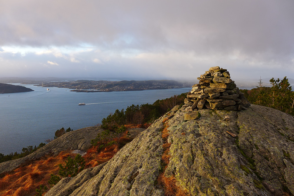 Vi tok turen bortom Sandviksfjellet denne vakre desemberdagen