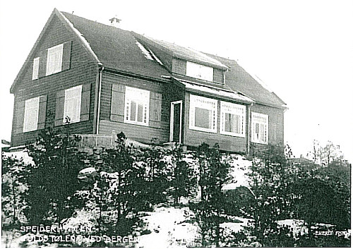Hytten på Gullstølen (1920-1967). Foto fra nettsiden under.