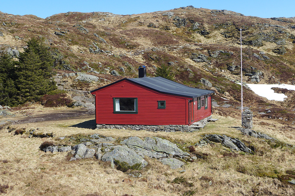 Neste stopp ble Byfjellene 15 - Årstadvoll fra 1930 som tilhører Årstad Idrettslag og er en meget velholdt og populær hytte