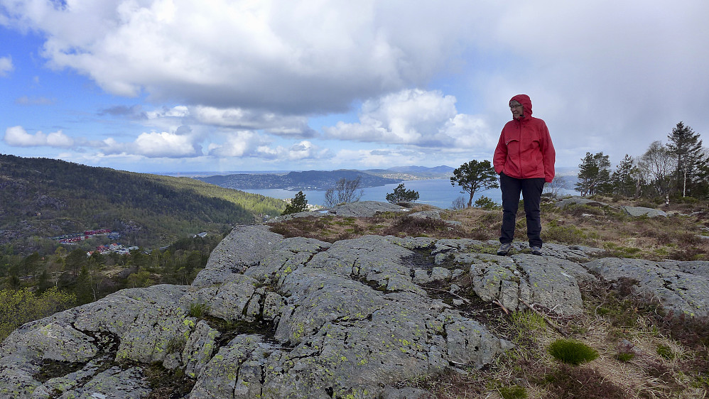 Astrid på toppen av Liafjellet