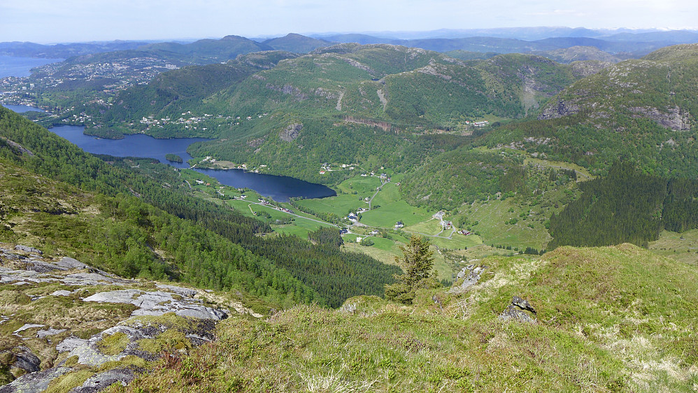 Utsikt fra terrassen på Elverhøy mot Jordalen