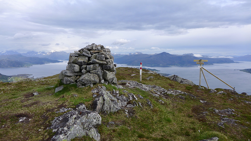 Varde med turkasse på Rinden 369, Sandsøya