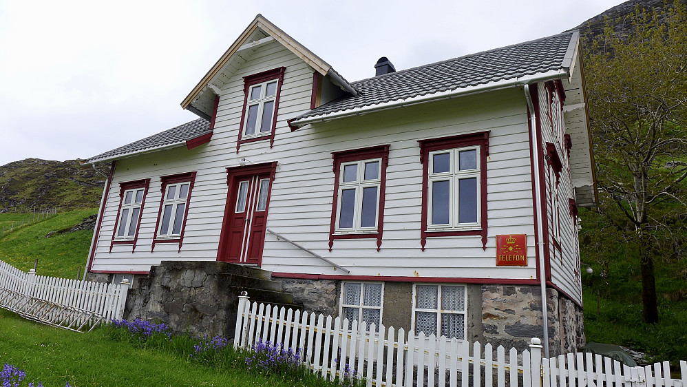 Dette var tydeligvis sentrum i bygden da den ennå var bebodd!