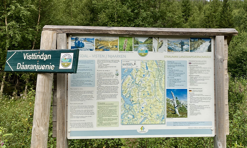 Infotavle om Visttindane og Lonsdal - Visten nasjonalpark