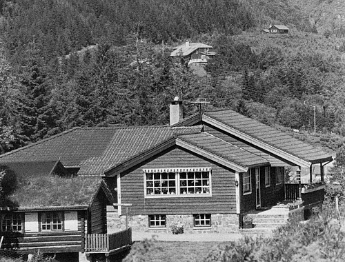 Fjellstøl i 1987, ombygget til privatbolig, Foto Jørn E. Seim. Vinterlund og Domus Medica i bakgrunnen.