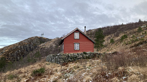 Flotte murer rundt Speiderhytten