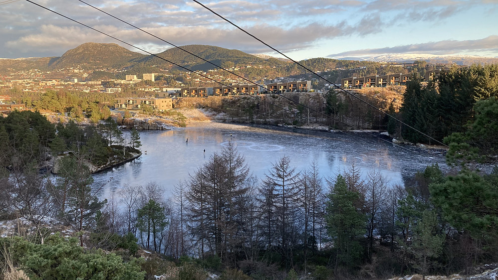 Is på Knappentjernet - neppe helt trygg