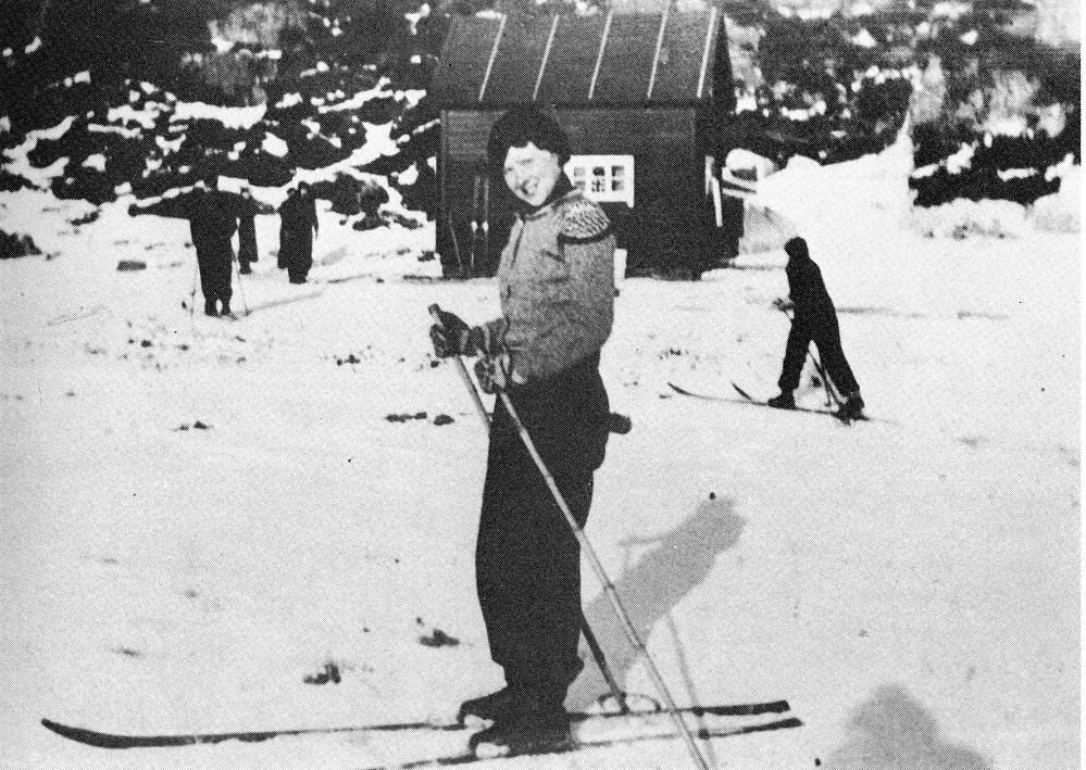 Foto BF II av Landåshytten påsken 1934. Ukjent fotograf