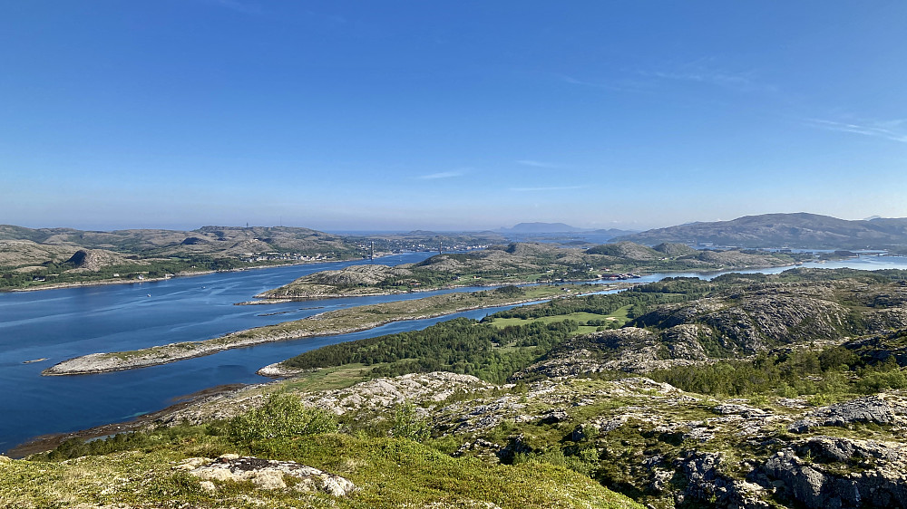 Utsikt mot Svinøya med Rørvik i bakgrunnen