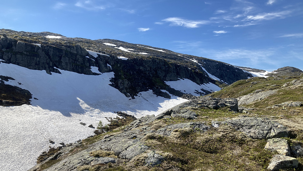 Stien fører ned i vestre del Vargdalen der det er mindre bratt