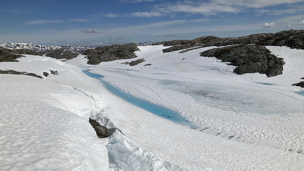 Vakkert ved fjellvannet nord for toppen