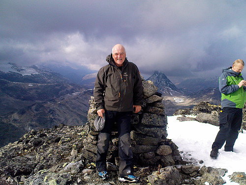 På toppen av Snøholstinden! Foto Harald Johansen.
