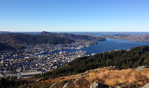 Utsikt fra Søre Midtfjellet mot Bergen og Byfjorden