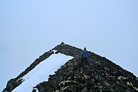 Jan på vei mot toppen på Søre Hellstugubreahesten