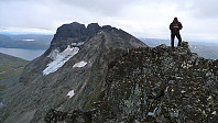 1996-toppen på Torfinnsegge. Torfinnstindane i bakgrunnen