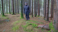 Astrid ved trigbolten på Leitåsen