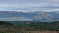 Utsikt østover mot Austfjorden og Masfjordfjellene med Austlendingen 812 moh