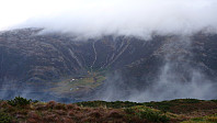 Fra toppen mot Austfjorden og Dyrdal i NØ. Austlendingen 812 moh skjult i skyer