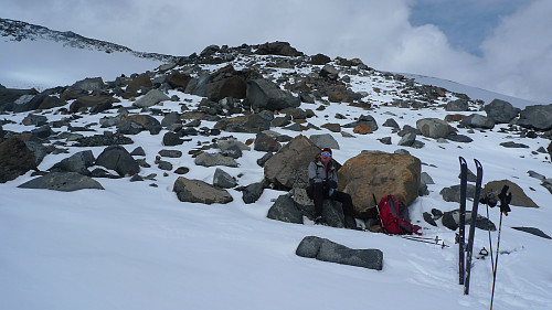 Klar til bestigning av den stolte toppen Steinhaugen 2025 moh!