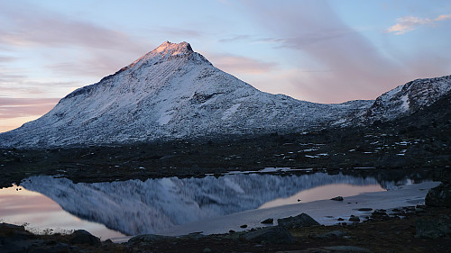 Morgenstemning II - Sol på Snøholstinden