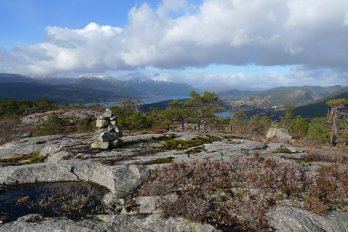 Varden på Dormannsnipen. Utsikt innover Ådlandsfjorden