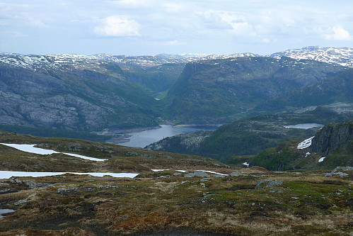 Utsikt nordover fra Grøet mot Kvittingsvatnet og Kvittingen