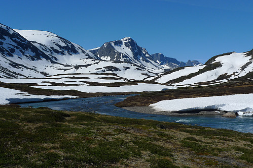 Flott innover Leirungsdalen med Munken som overvåker det hele!