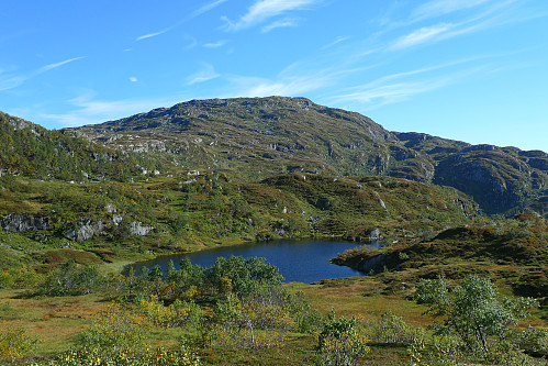 Mot Middalen. Høgahorgi i bakgrunnen