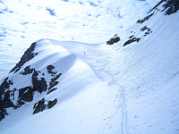 Skisporene våre i Mindebakken på sørsiden av Skipanuten/Fribotneggi