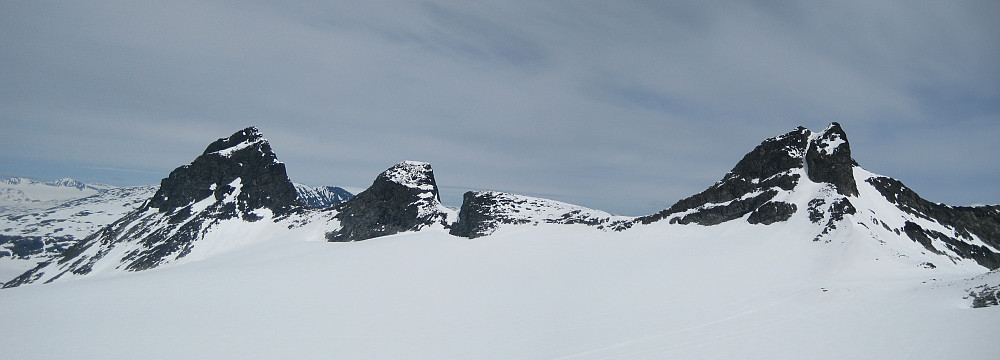 Pano mot St. Smørstabbtind, Kniven, Sauen og Sokse