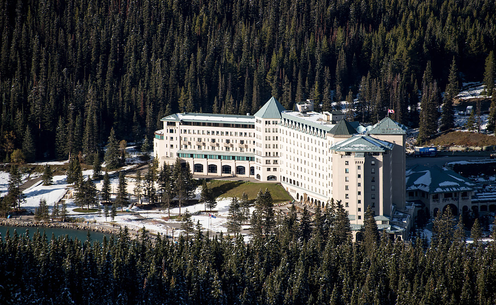 Fairmont Chataeu hotellet nede ved Lake louise