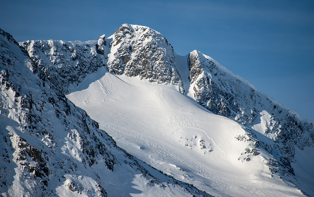Blåfjellet med interessant renneprospekt