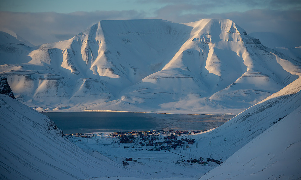 Longyearbyen sett fra Longyearbreen