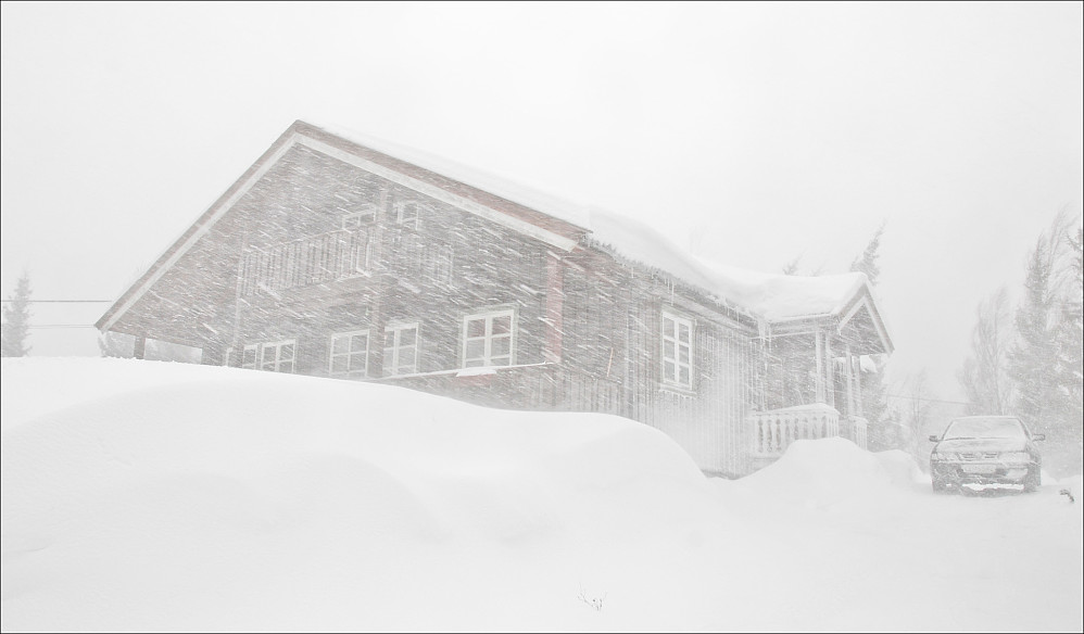 Snøstorm her oppe på haugene i Leksvika