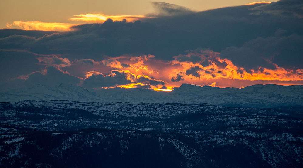Full fyr i Snota i Trollheimen