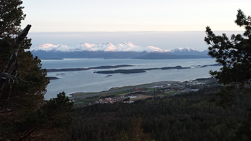 Mot Røbekk/Årø/Moldeholmer/Vestnesfjell
