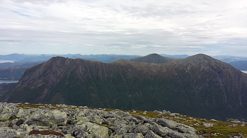 Ryggen fra Stabben til Innerbergsalen (sett fra Skarven)