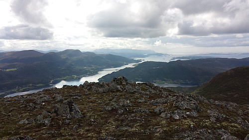 Utsikt vestover Årvågfjorden fra Fonnaksla