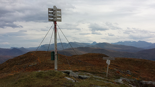 På dagens høyeste topp - Engesetfjellet