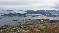 Utsikt nordover - Langevåg nærmest