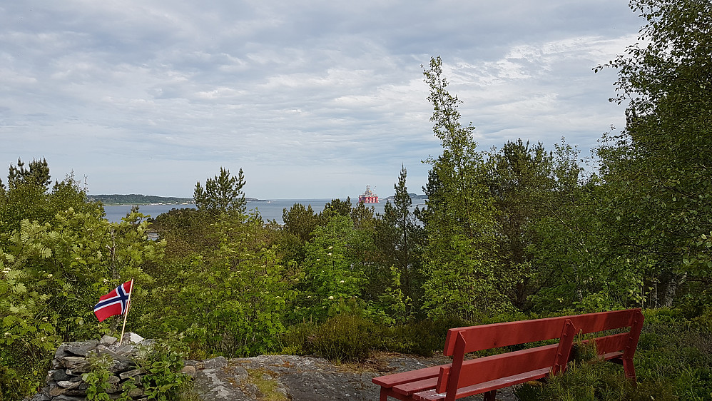 På høyeste punkt på Amundøya