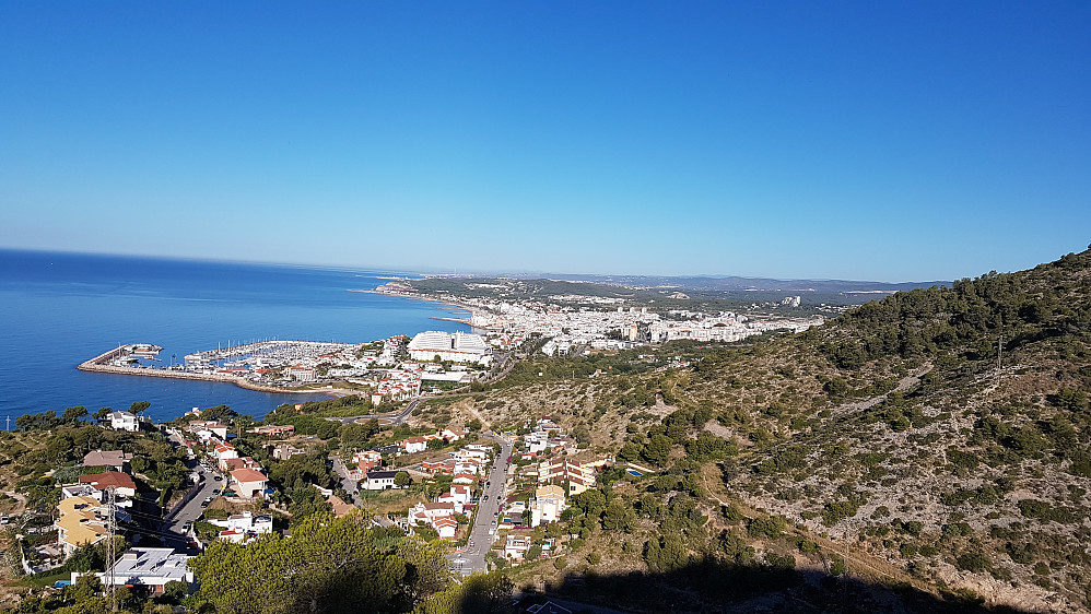 Mot Sitges fra ruta opp til El Picorb