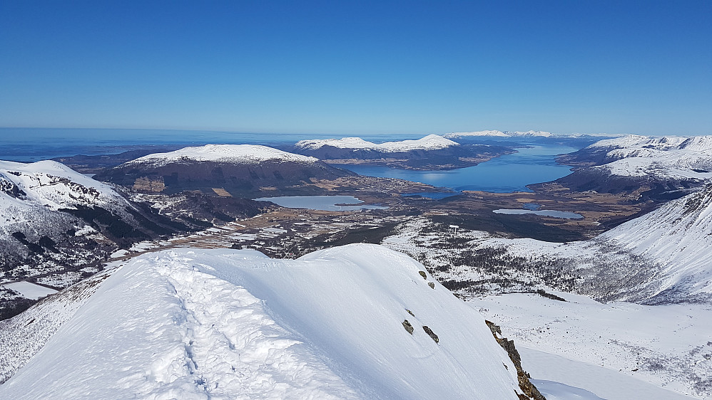 Oppe på toppen - utsikt mot bl a Eide og Kvernesfjorden